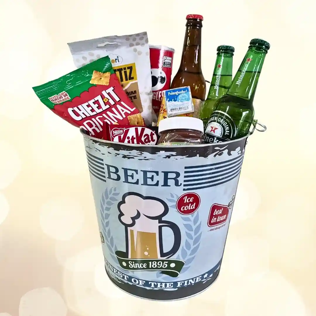 Balde Cervejeiro Noite Perfeita: 3 cervejas premium, Nutella, Pringles e petiscos ideais. O presente que transforma qualquer encontro em festa!