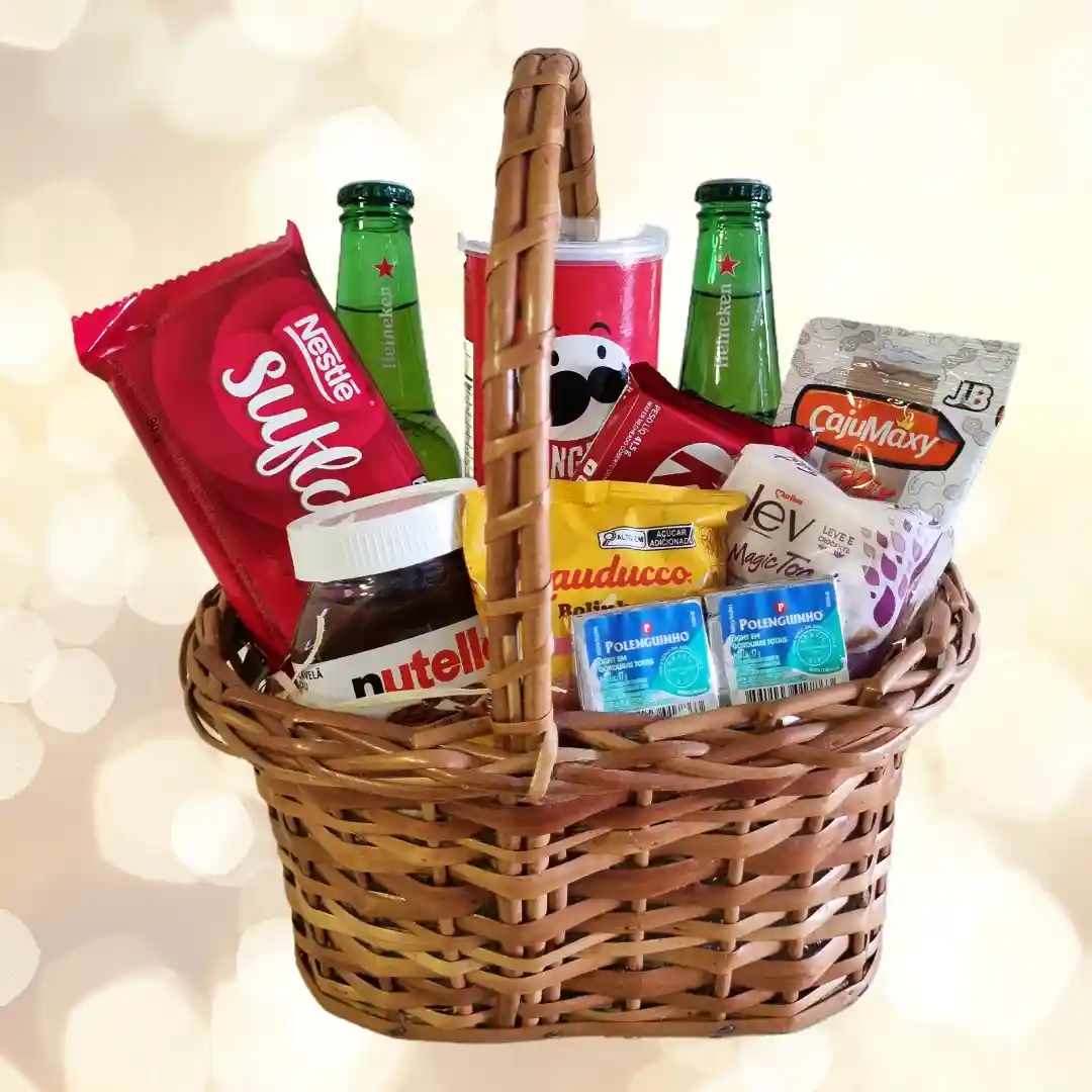 Cesta Aniversário Estilo & Celebração é ideal para presentear com praticidade, variedade e bom gosto.